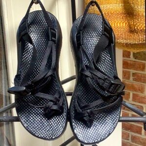 CHACOS WOMENS SIZE 8 BLACK EUC